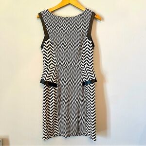 Nikibiki Fitted Geometric Dress